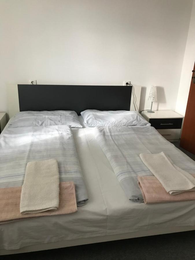Penzion Aniko Diakovce-Sala Buitenkant foto