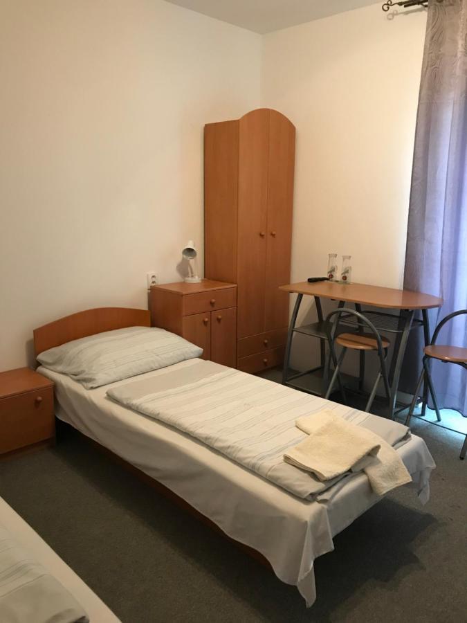 Penzion Aniko Diakovce-Sala Buitenkant foto