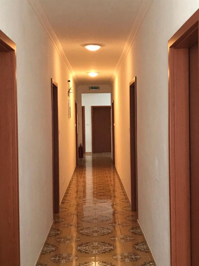 Penzion Aniko Diakovce-Sala Buitenkant foto