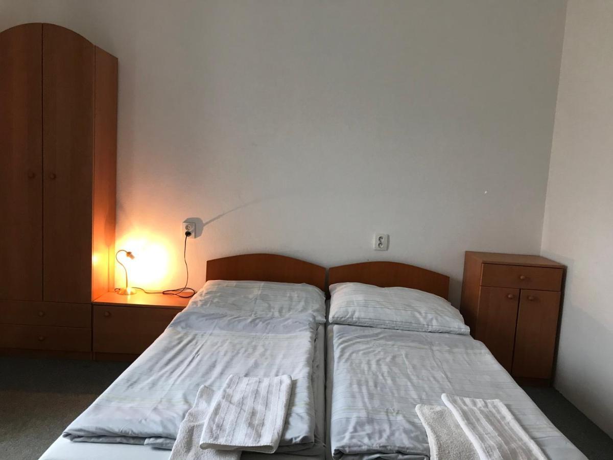 Penzion Aniko Diakovce-Sala Buitenkant foto