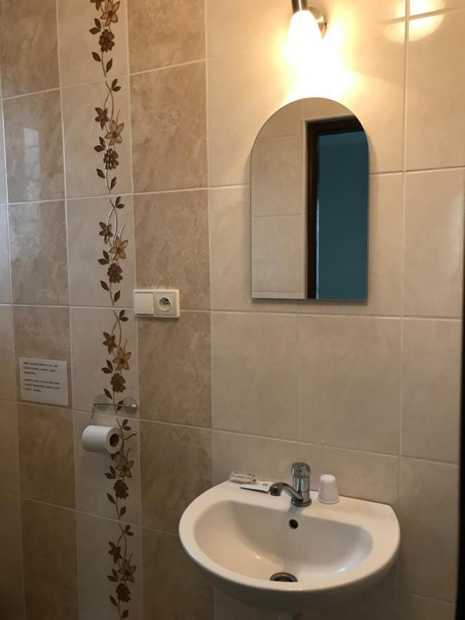 Penzion Aniko Diakovce-Sala Buitenkant foto